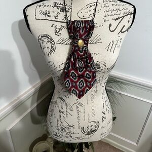 Red and Black Patterned necktie, necklace